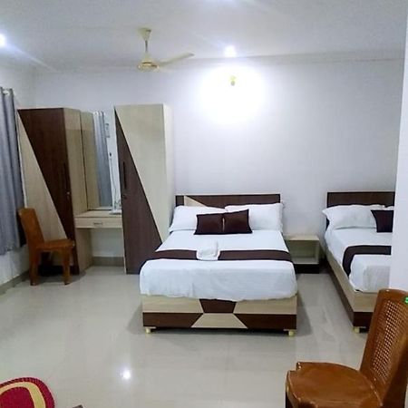 Hotel Tharavad Residency Iritti Exterior foto